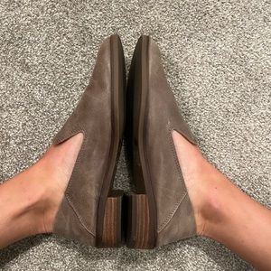 Lucky Brand Flats, taupe size 6